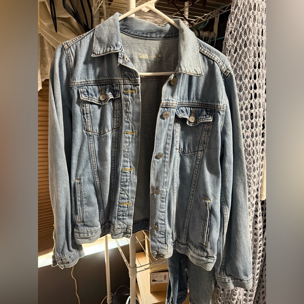 GAP Women’s Light Blue Denim Jacket